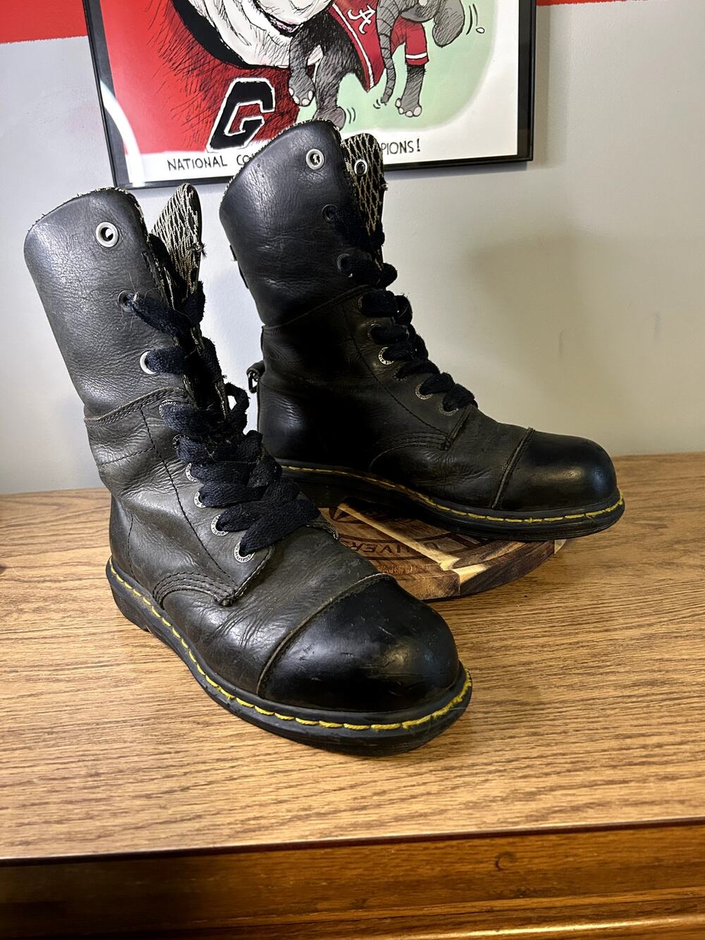 Dr Martens Black Steel Toe Honeycomb Interior size 8/EU 39
